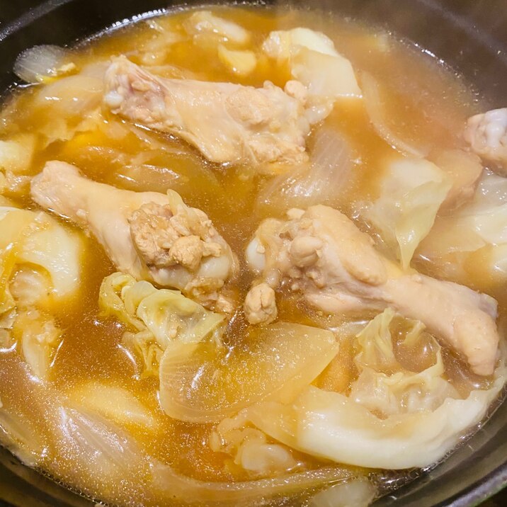 体温まる手羽元とキャベツのしょうが醤油麹スープ